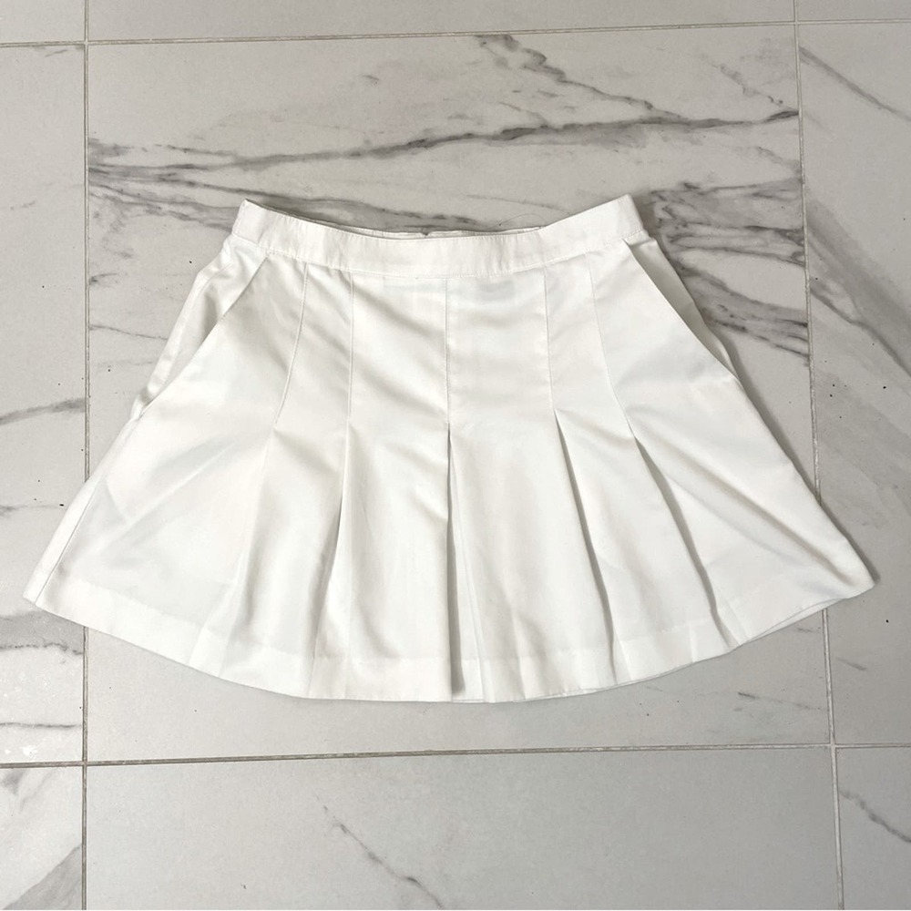 Chic White Mini Skirt
